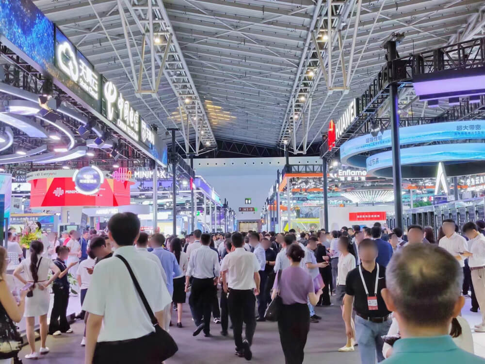 闪耀WAIC 2025｜PC28KJ智算一体机方案加速AI大...